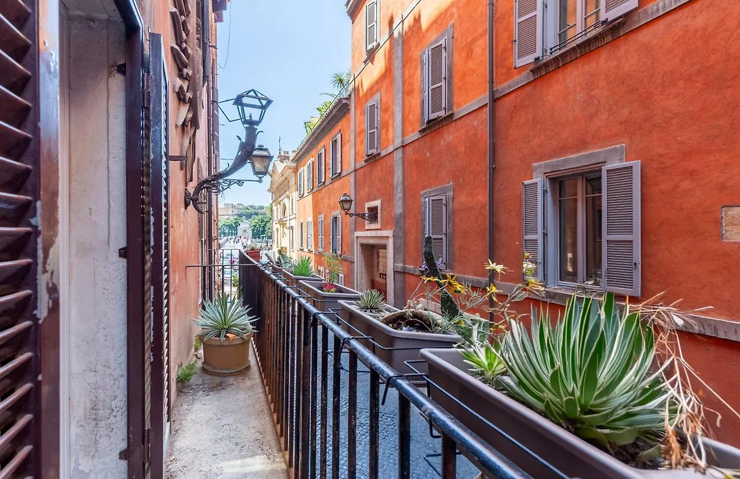 Luxury Historic Apartment Campo dei Fiori-1