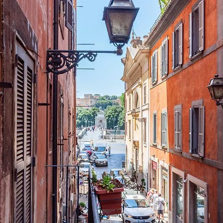 Luxury Historic Apartment Campo dei Fiori-3